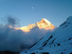 Annapurna szczyt o wschodzie słońca