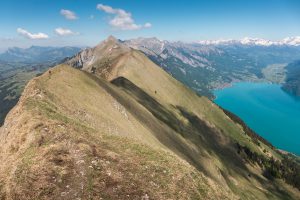 Chodzenie po górach Szwajcarii