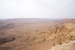 Izrael podziwiamy widoki na krater Makhtesh Ramon