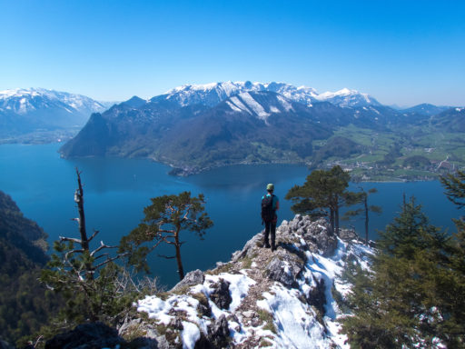 Widok na jezioro Traunsee z trasy Naturfreundesteig