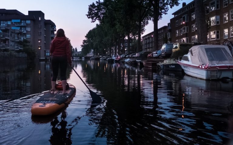 SUPem po kanałach w Amsterdamie