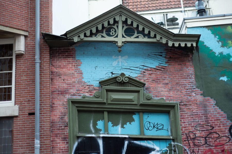 Chwiejąca się kamieniczka w okolicy Overtoom