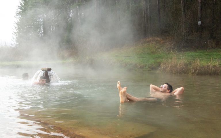 Kalameny Medokys gorace zrodlo na Slowacji